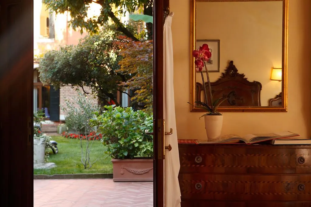 Pensione Accademia - Villa Maravege Benátky 3*,  Itálie