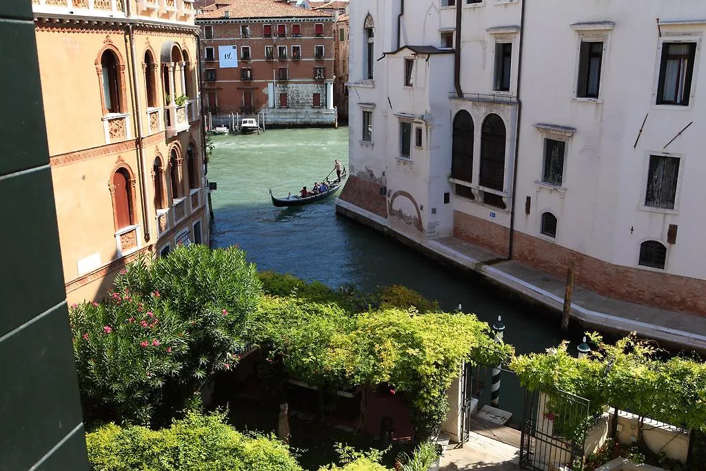 *** Hotel Pensione Accademia - Villa Maravege Benátky Itálie
